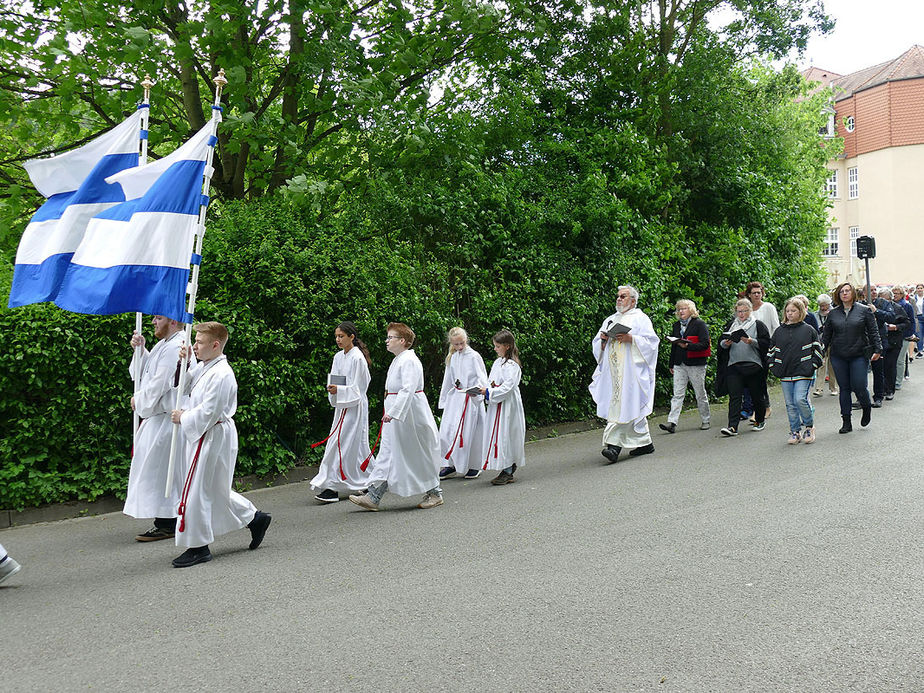 Bittprozession an Christi Himmelfahrt (Foto: Karl-Franz Thiede)